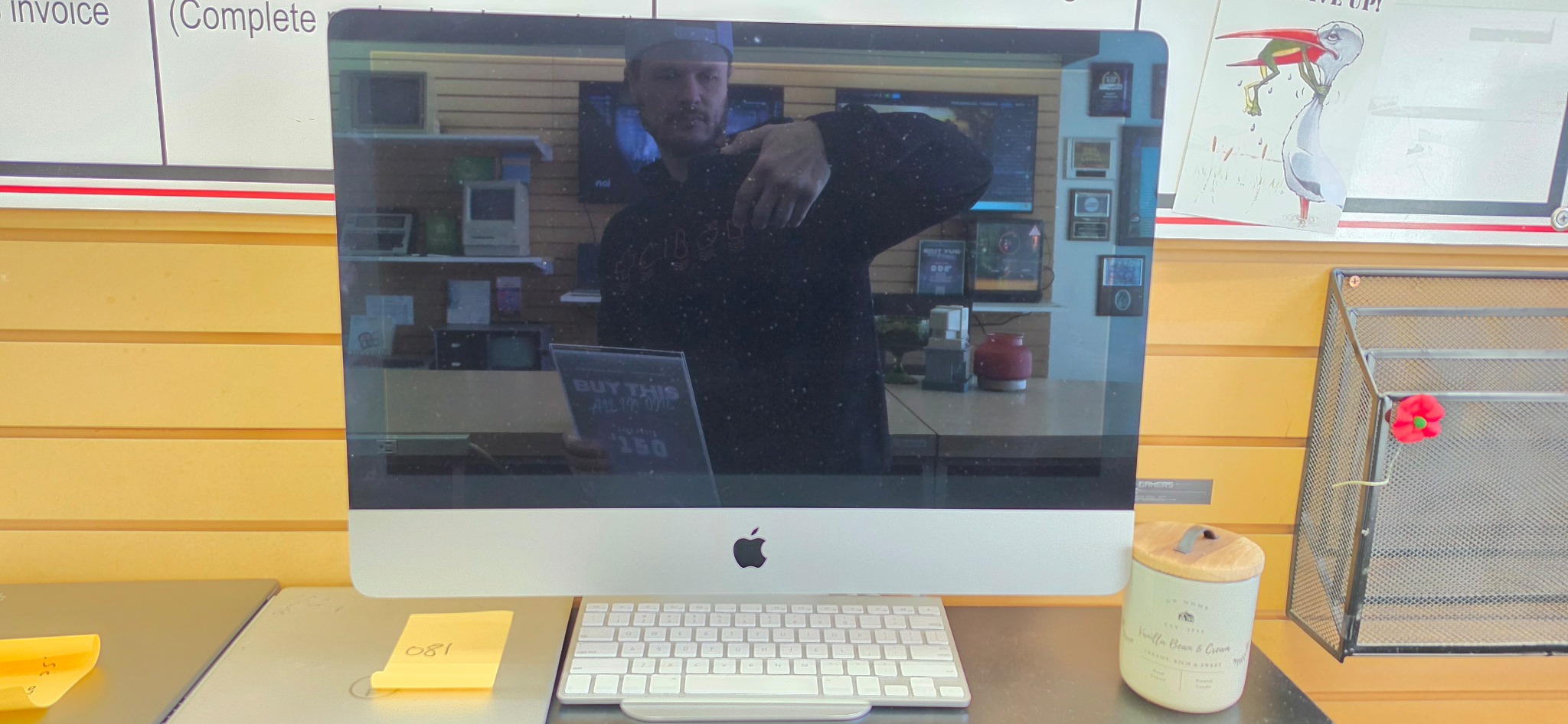 2015 Apple iMac and keyboard refurbished by CSC